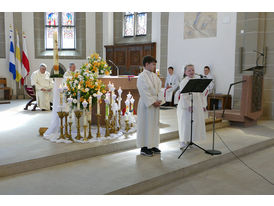 Feier der 1. Heiligen Kommunion in Sankt Crescentius (© Karl-Franz Thiede)